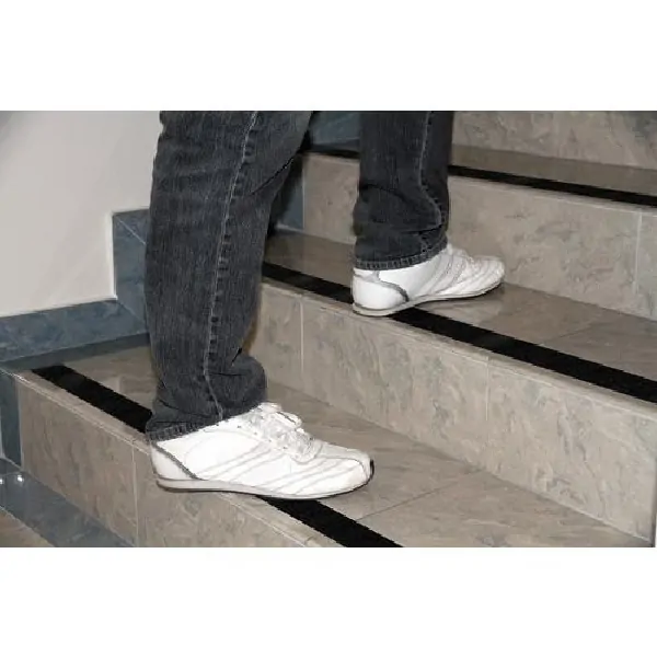 ΑΝΤΙΟΛΙΣΘΗΤΙΚΗ ΑΥΤΟΚΟΛΛΗΤΗ ΤΑΙΝΙΑ ΜΑΥΡΗ ΤΟ 50 mm x 5 m - Image 2